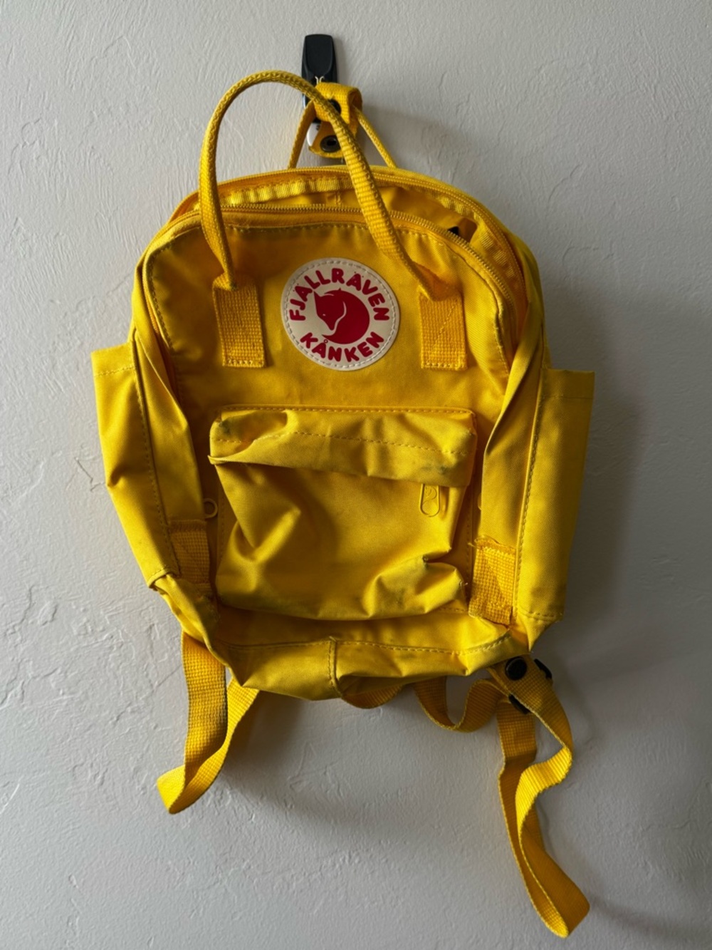 Fjallraven Kånken Mini Backpack in Yellow